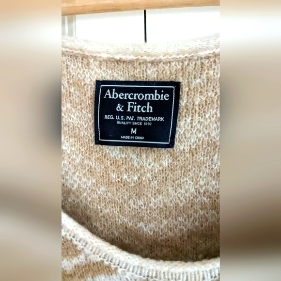 Abercrombie and Fitch animal print sweater - Picture 2 of 3